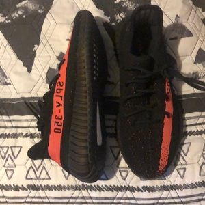 Yeezy 350 V2